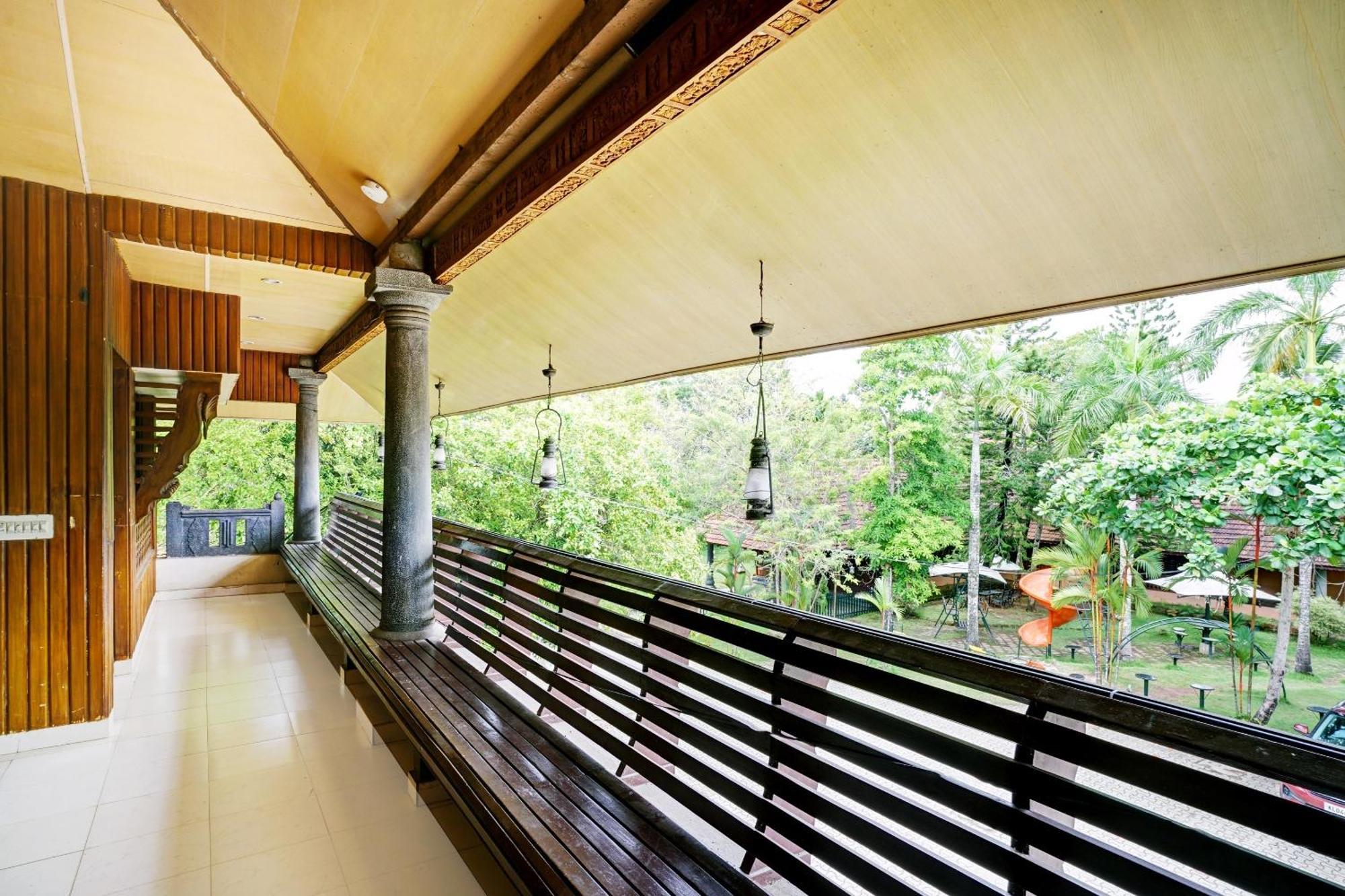 Palette - Pagoda Resorts Alappuzha Luaran gambar